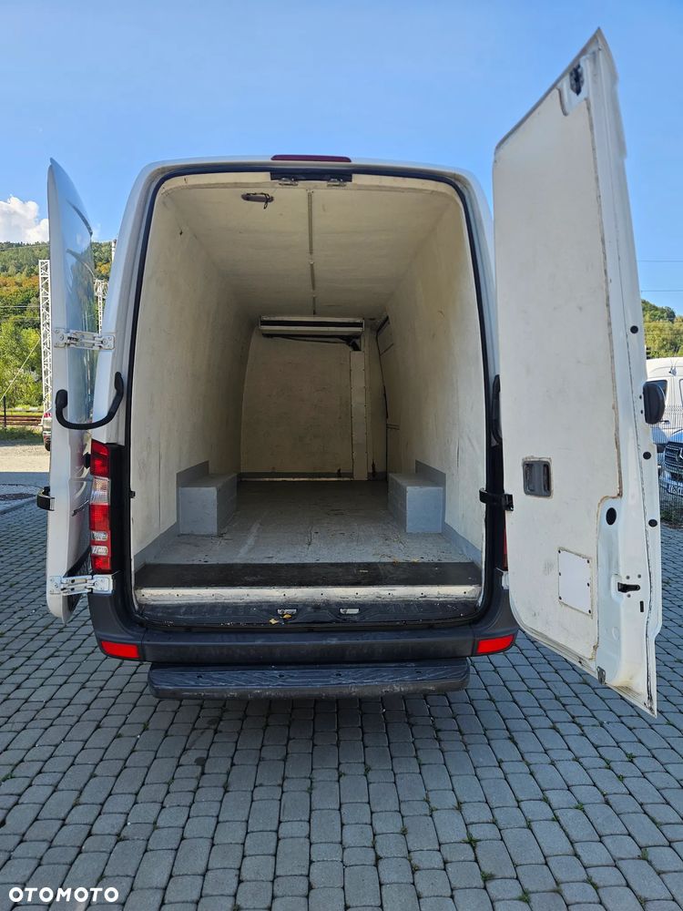Mercedes-Benz Sprinter 319 - 9