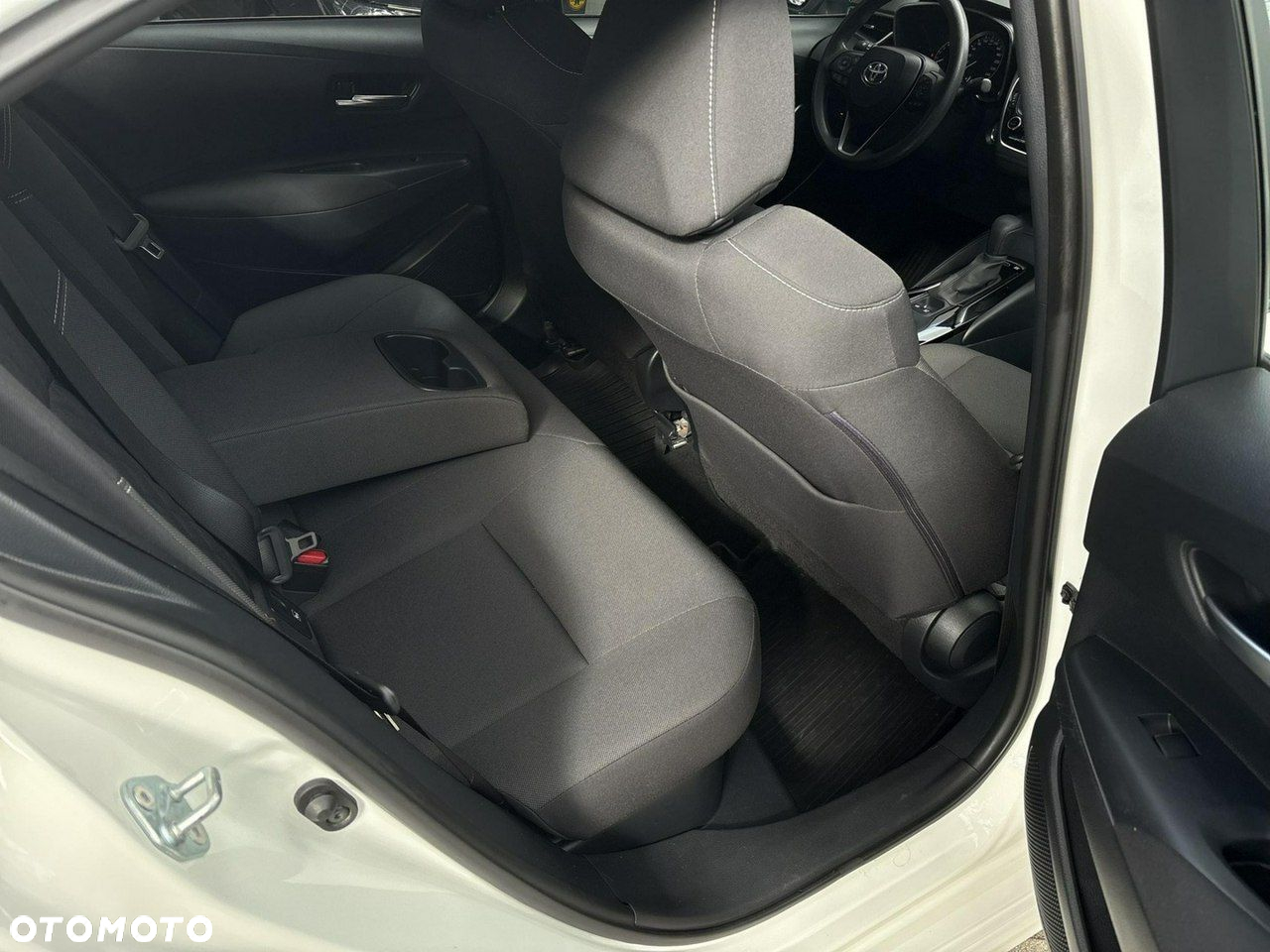 Toyota Corolla 1.8 Hybrid Active - 25