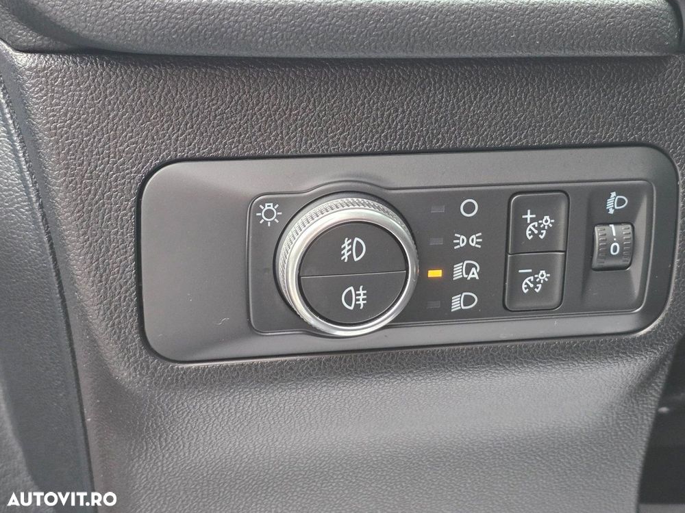 Ford Kuga 2.5 Duratec FHEV ST-LINE - 12