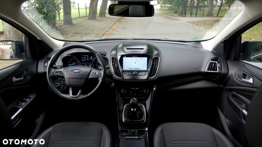 Ford Kuga 1.5 EcoBoost 2x4 Titanium - 11