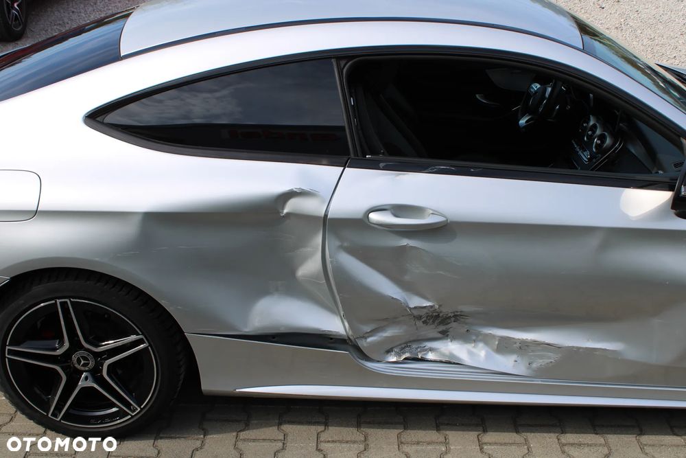 Mercedes-Benz Klasa C 200 9G-TRONIC AMG Line - 5