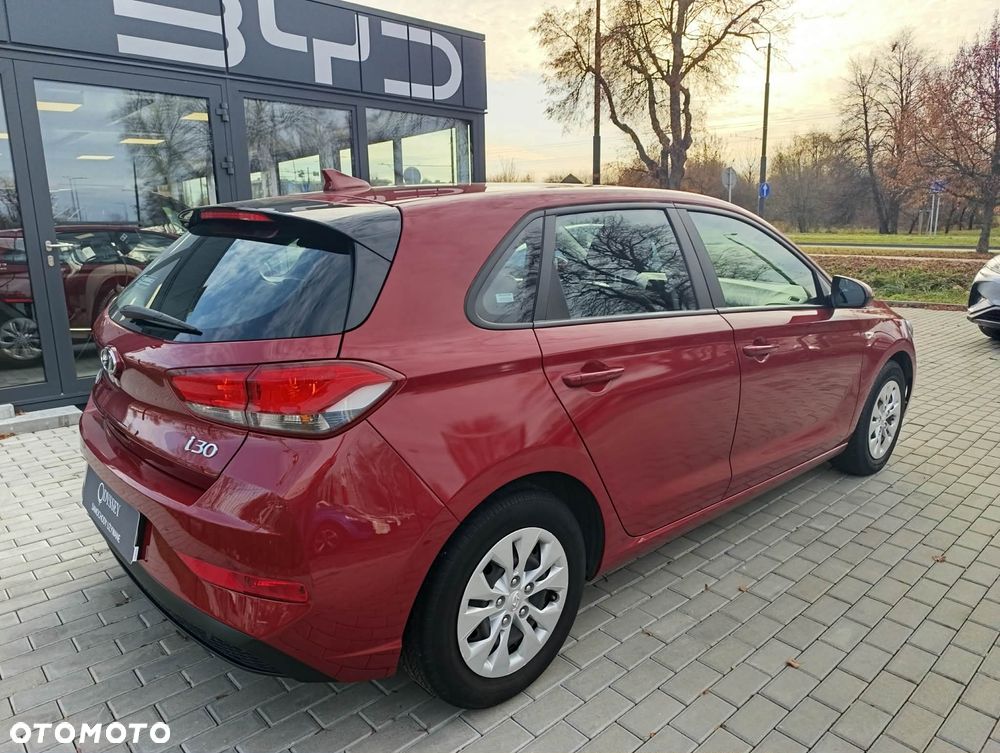 Hyundai i30 1.5 DPI Classic + - 5