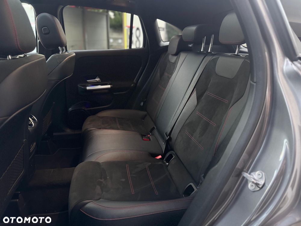 Mercedes-Benz GLA 250 4-Matic AMG Line - 22