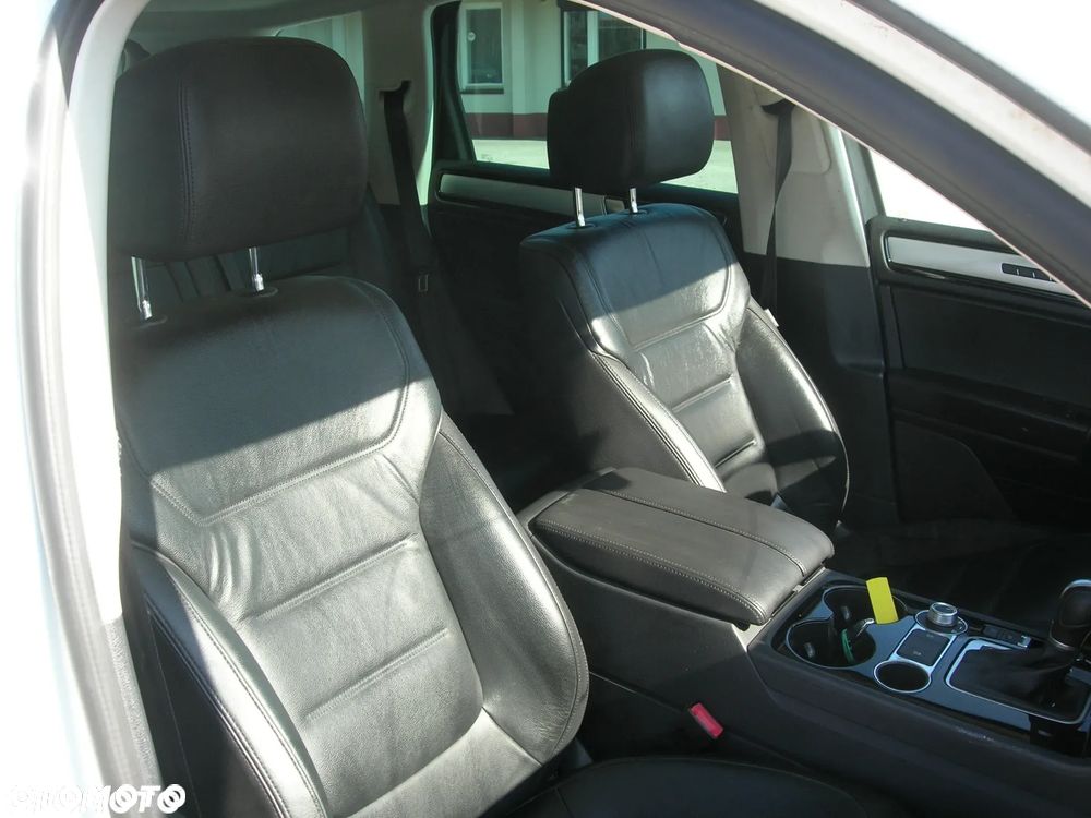 Volkswagen Touareg 3.0 V6 TDI SCR Blue Motion DPF Automatik - 24