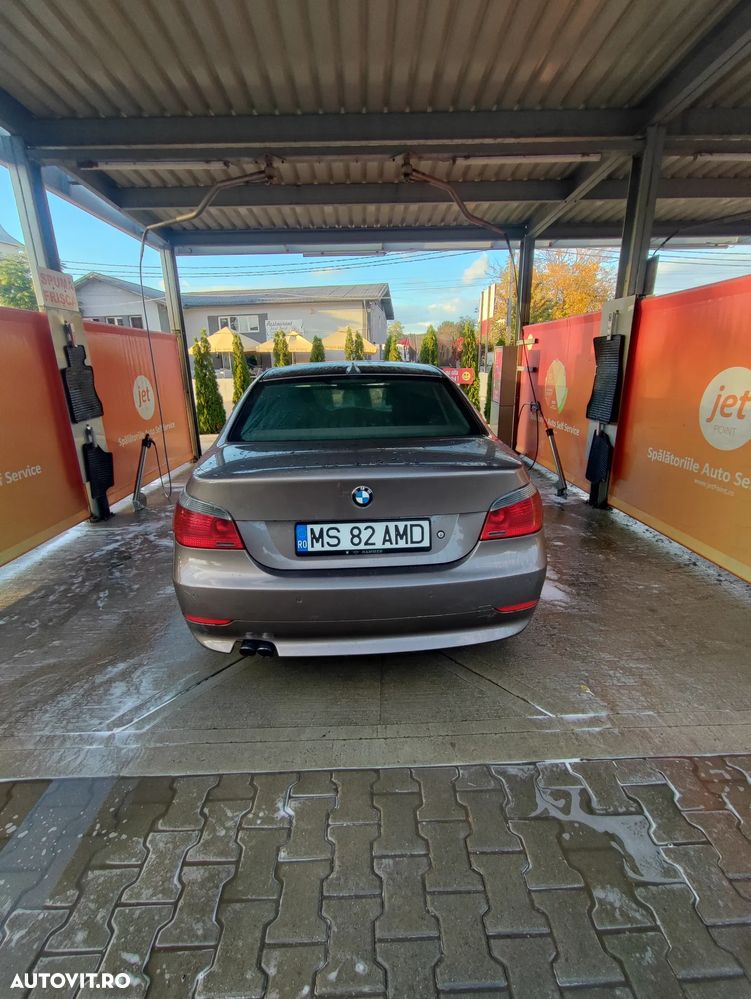 BMW Seria 5 525d - 9