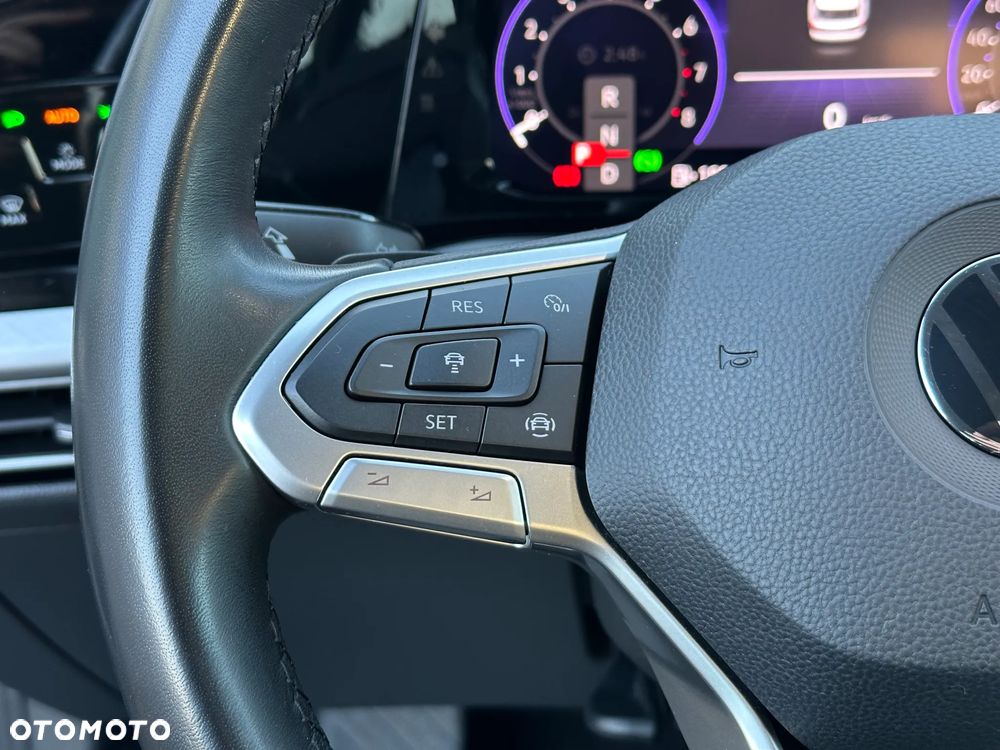 Volkswagen Golf VIII 1.5 eTSI EVO Life DSG - 10