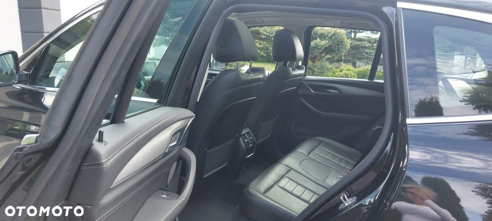 BMW X3 sDrive18d xLine - 19