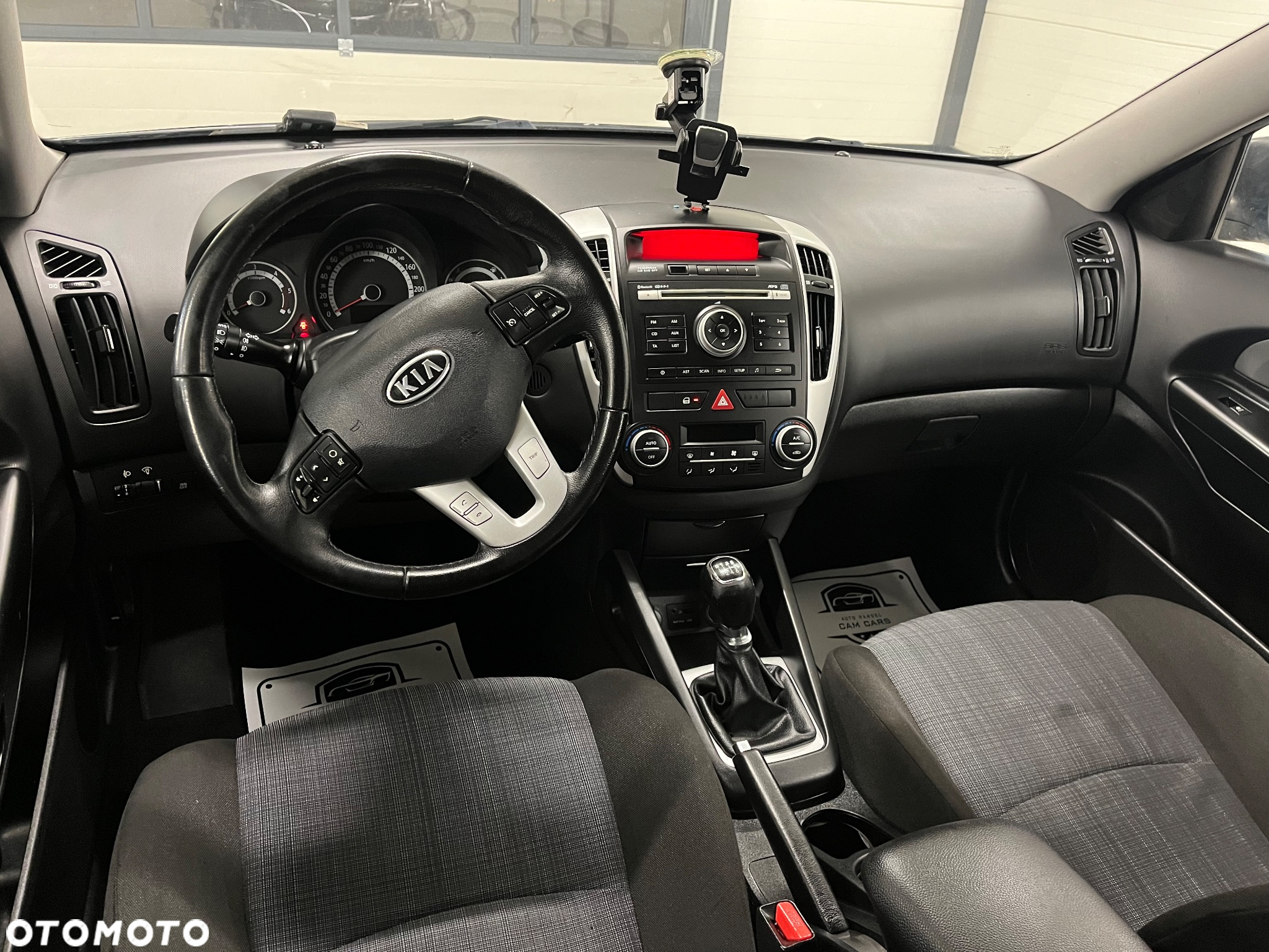 Kia Ceed 1.6 CRDi 90 Vision - 12