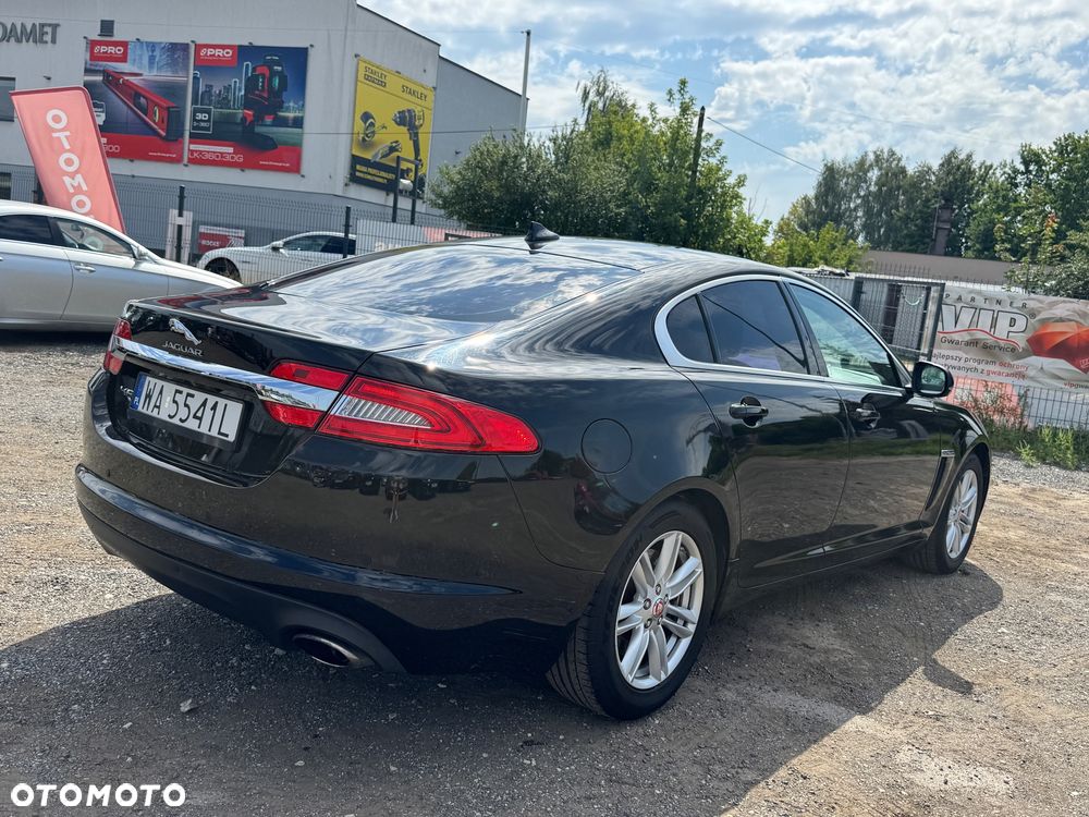 Jaguar XF 2.2 D Premium Luxury - 27