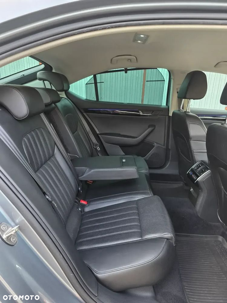 Skoda Superb 2.0 TDI 4x4 L&K DSG - 27