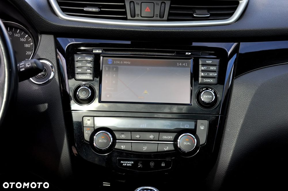 Nissan Qashqai 1.6 dCi TEKNA - 38