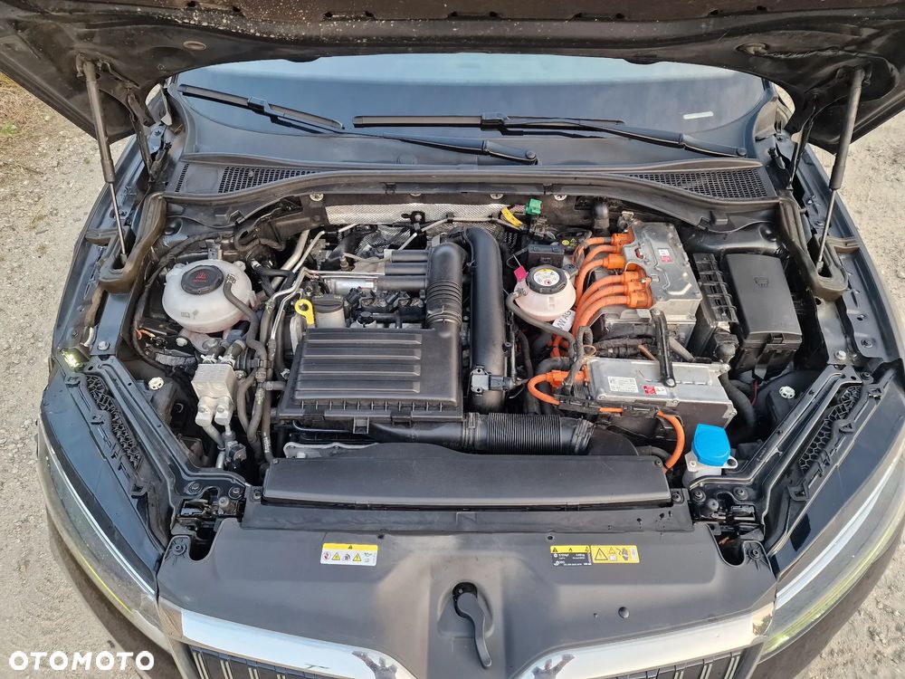 Skoda Superb ver-combi-1-4-tsi-iv-dsg-style - 30