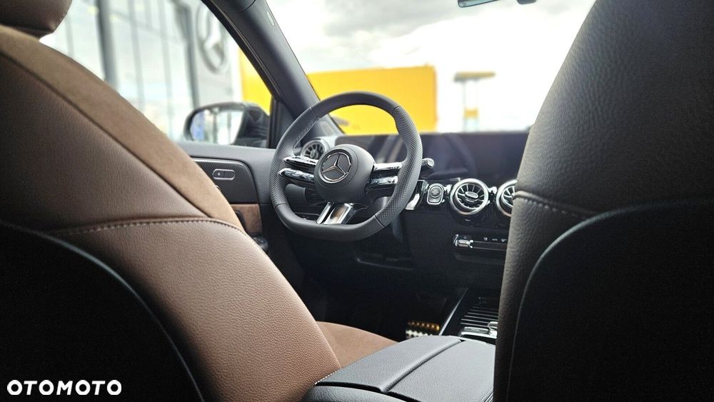 Mercedes-Benz GLA - 15