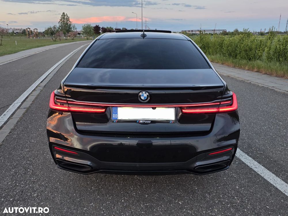 BMW Seria 7 745e - 2