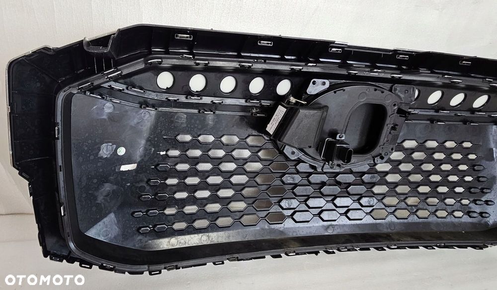 GRILL ATRAPA CHROMY MAXUS eDELIVER 9 V90 2019- - 9