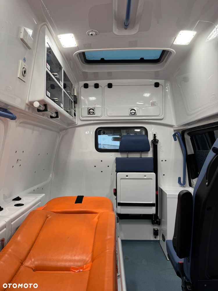 Volkswagen Transporter - 2