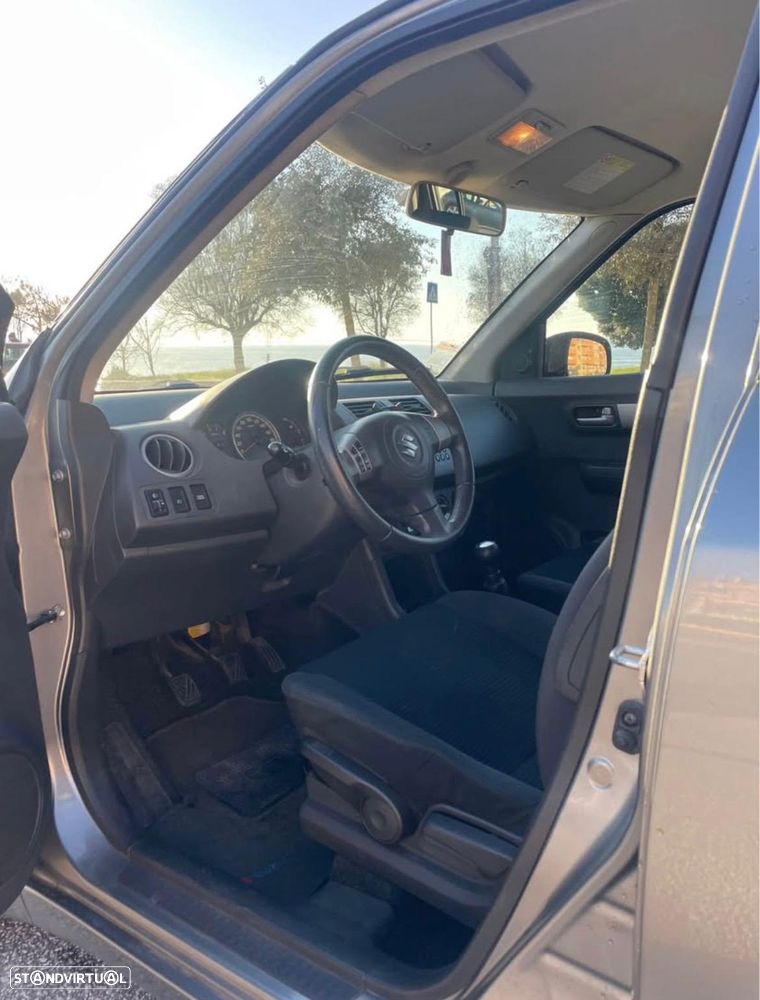 Suzuki Swift 1.3 16V GLX - 4