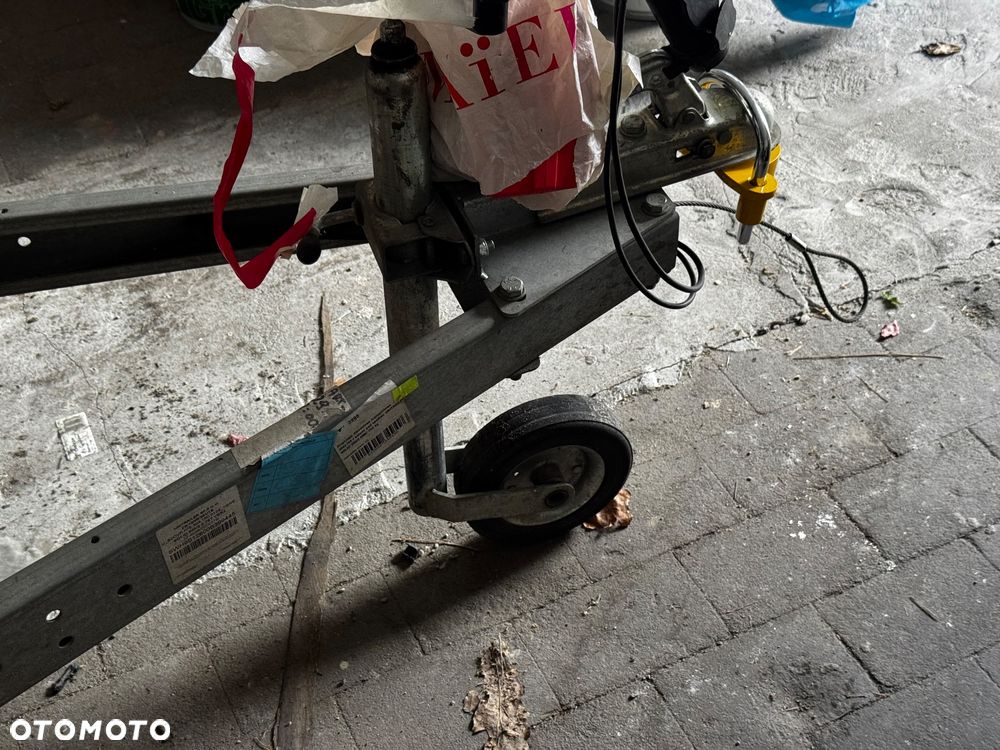 Unitrailer - - - - 1