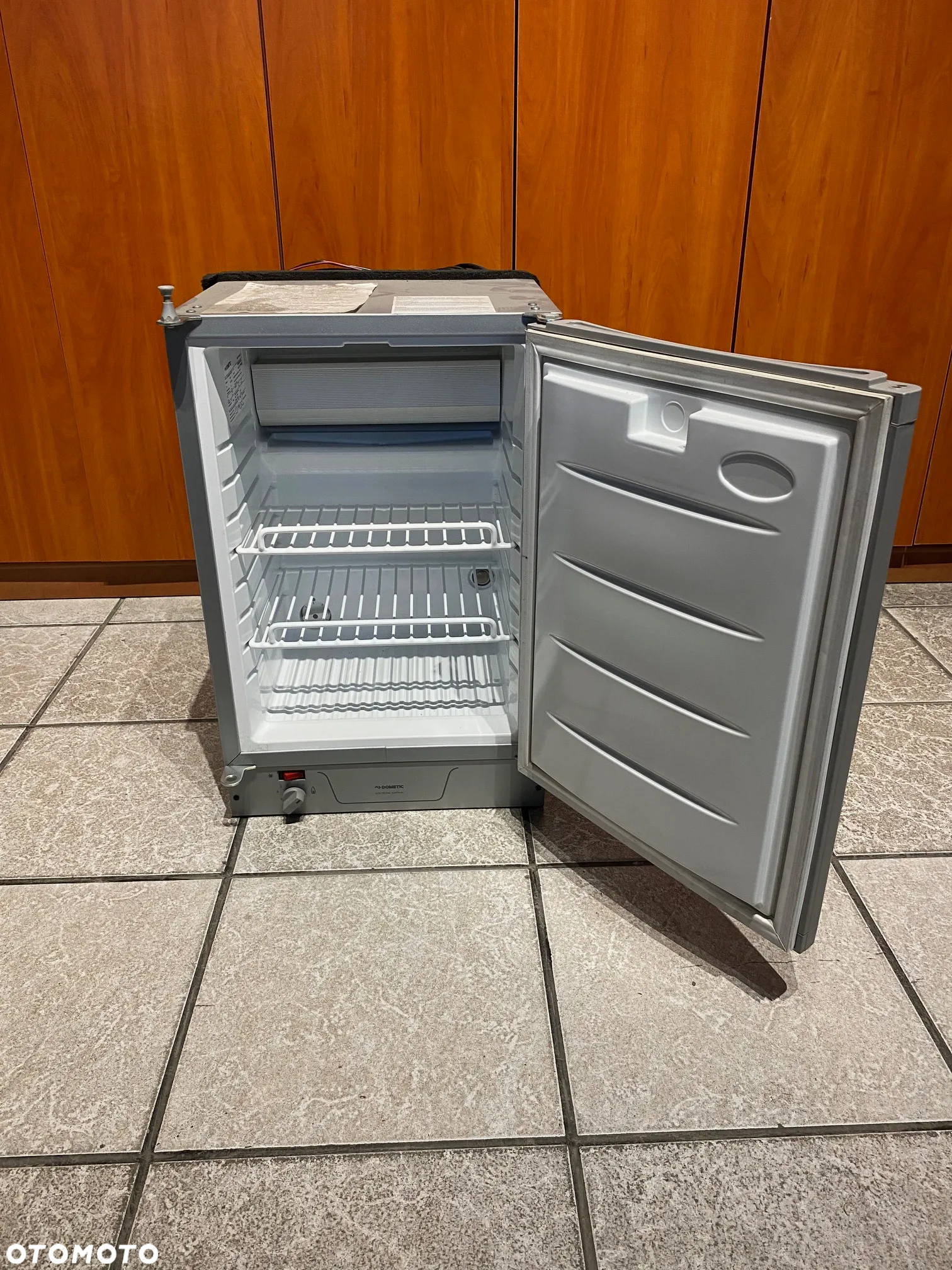 Lodówka-absorpcyjna-12v230v-gaz Dometic - 2