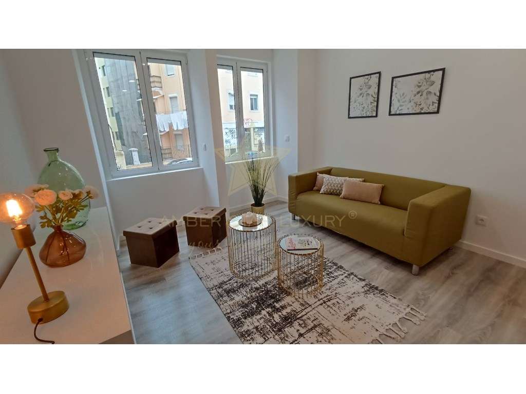 Apartamento T3 em Benfica perto de superfície comercial - Grande imagem: 3/5