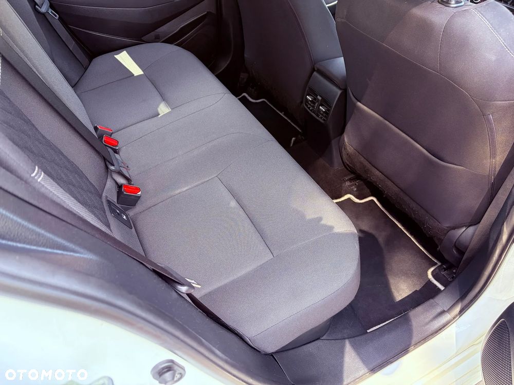 Toyota Corolla 1.8 Hybrid GPF Comfort - 16