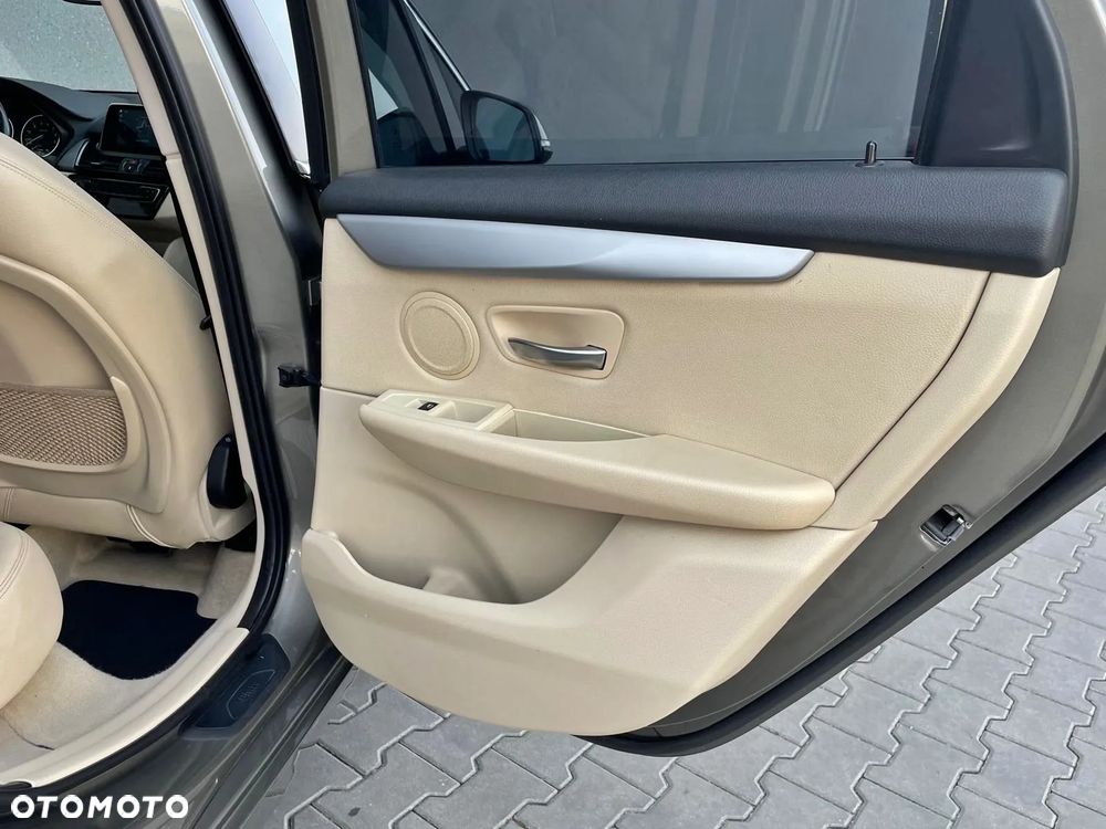 BMW Seria 2 218i Luxury Line - 28