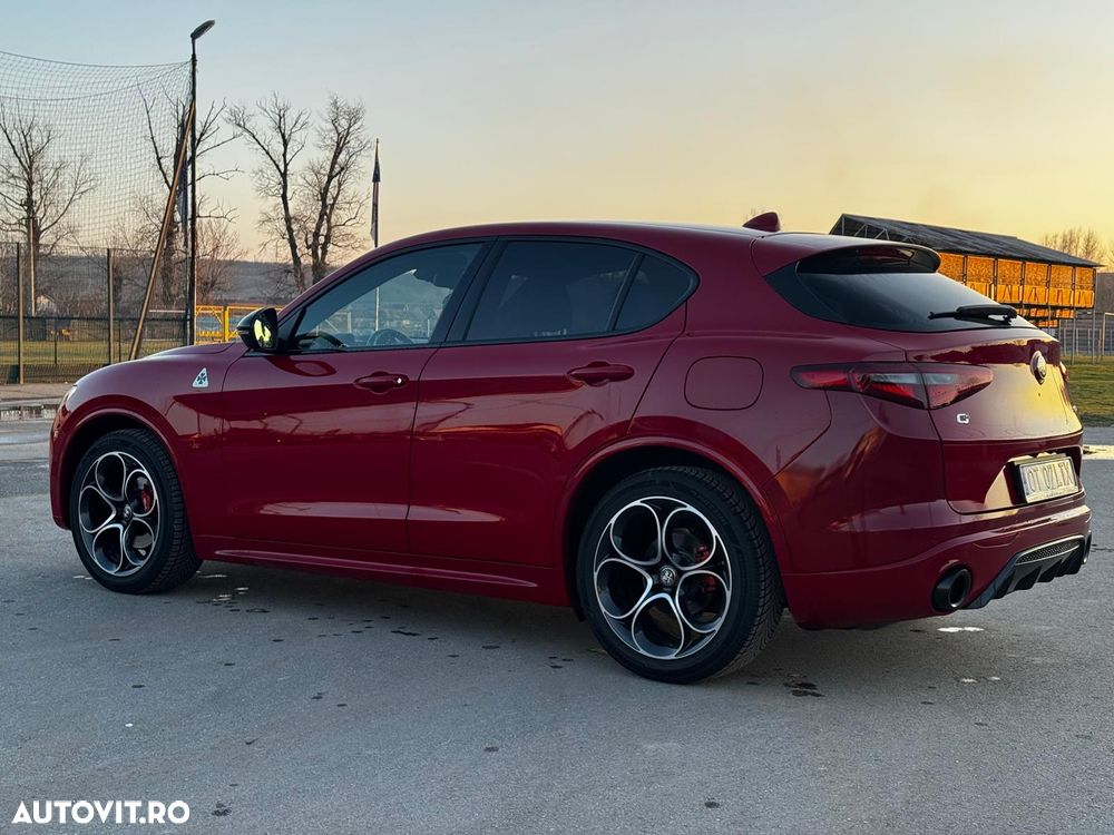 Alfa Romeo Stelvio 2.2 16V AT8 Q4 Veloce Ti - 4