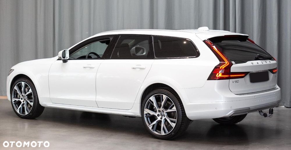 Volvo V90 Cross Country - 9