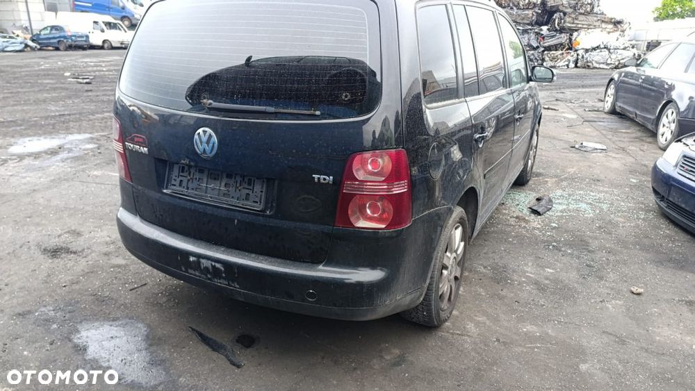 36114 VW Touran model od 06-10 silnik 1.9 TDI 105 km BLS skrzynia JYK lakier LC9X - 7