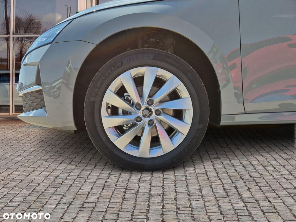Skoda Octavia 1.5 TSI mHEV Drive Selection DSG - 13