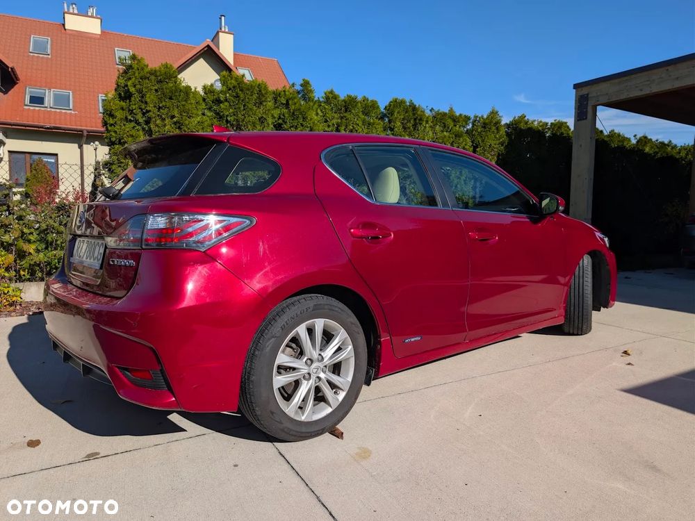 Lexus CT - 12