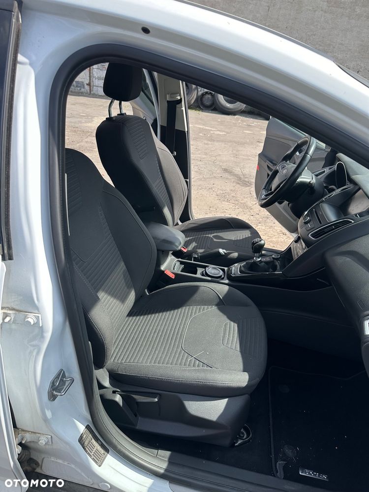 Ford Focus 1.5 TDCi SYNC Edition ASS - 30