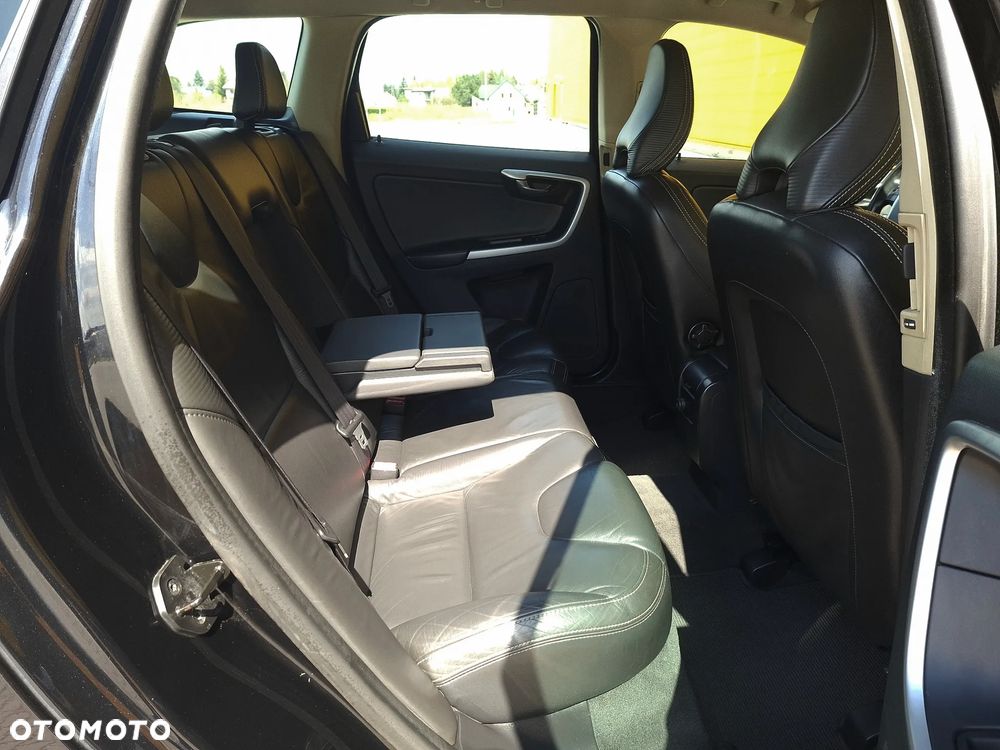 Volvo XC 60 D4 RDesign - 18