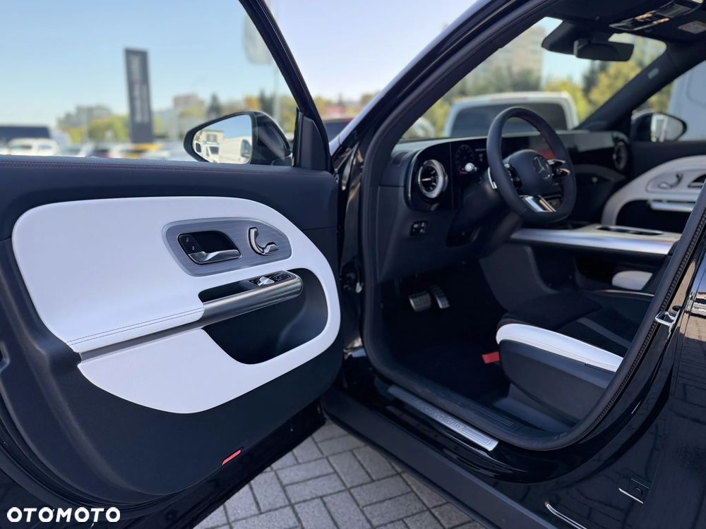 Mercedes-Benz GLB - 21