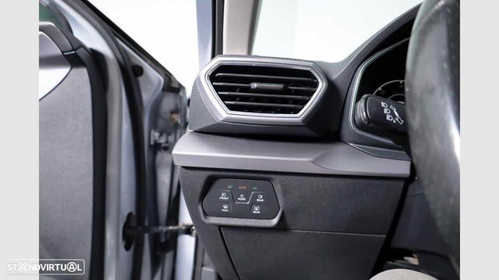 SEAT Leon 1.5 TSI e-Hybrid FR DSG — fotografia 8