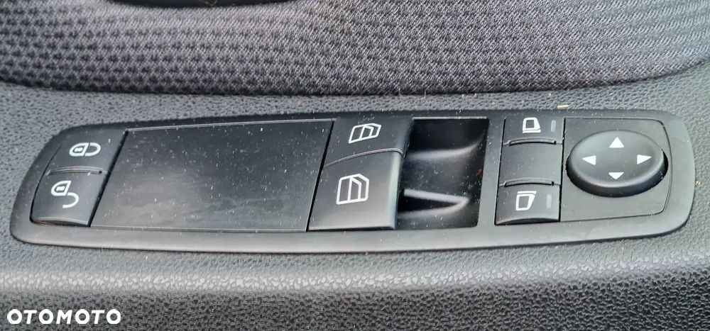 Mercedes-Benz Klasa A 180 CDI Autotronic Elegance - 36