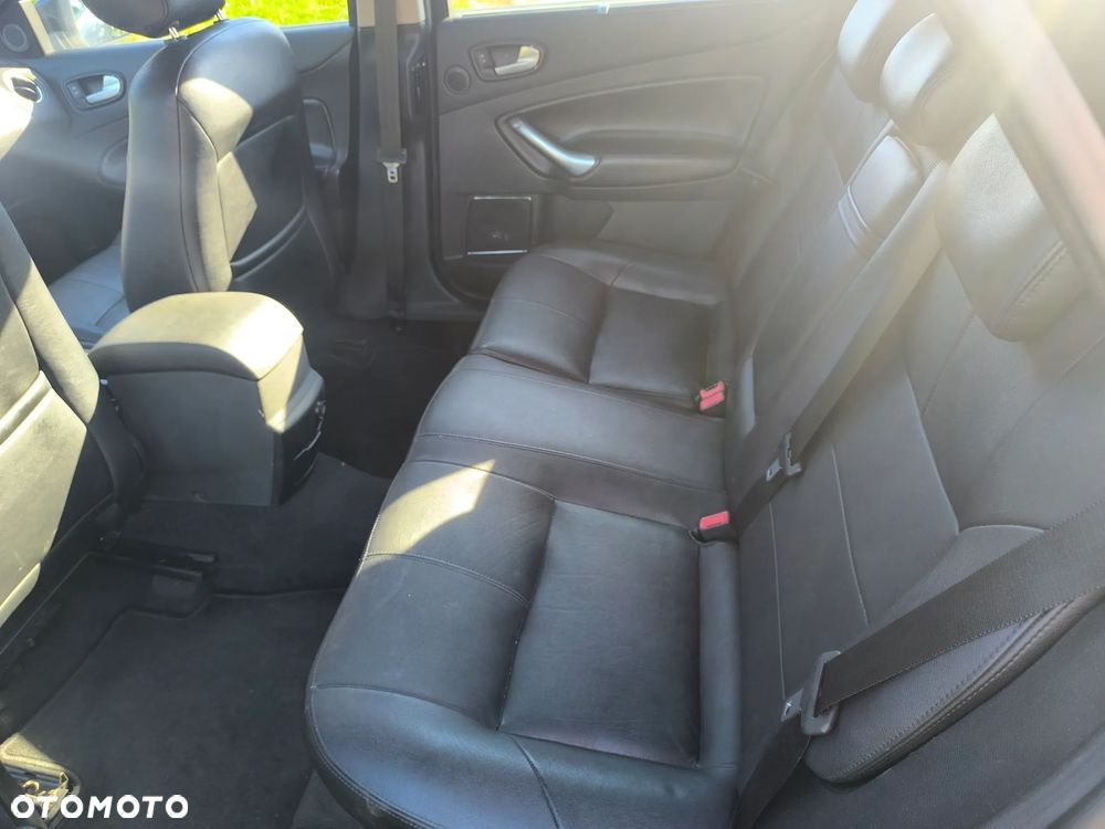 Ford Mondeo - 16