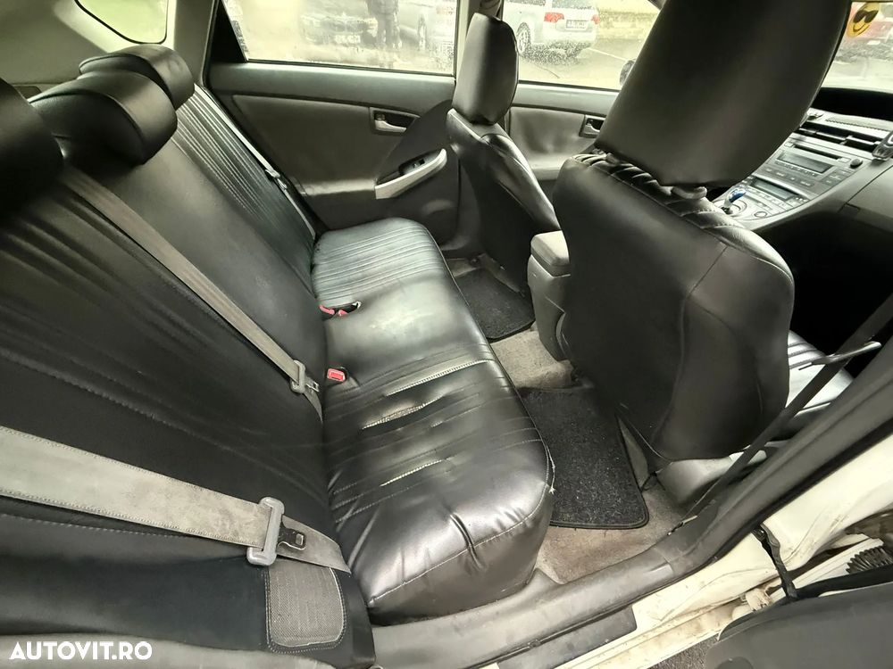 Toyota Prius (Hybrid) Sol - 10