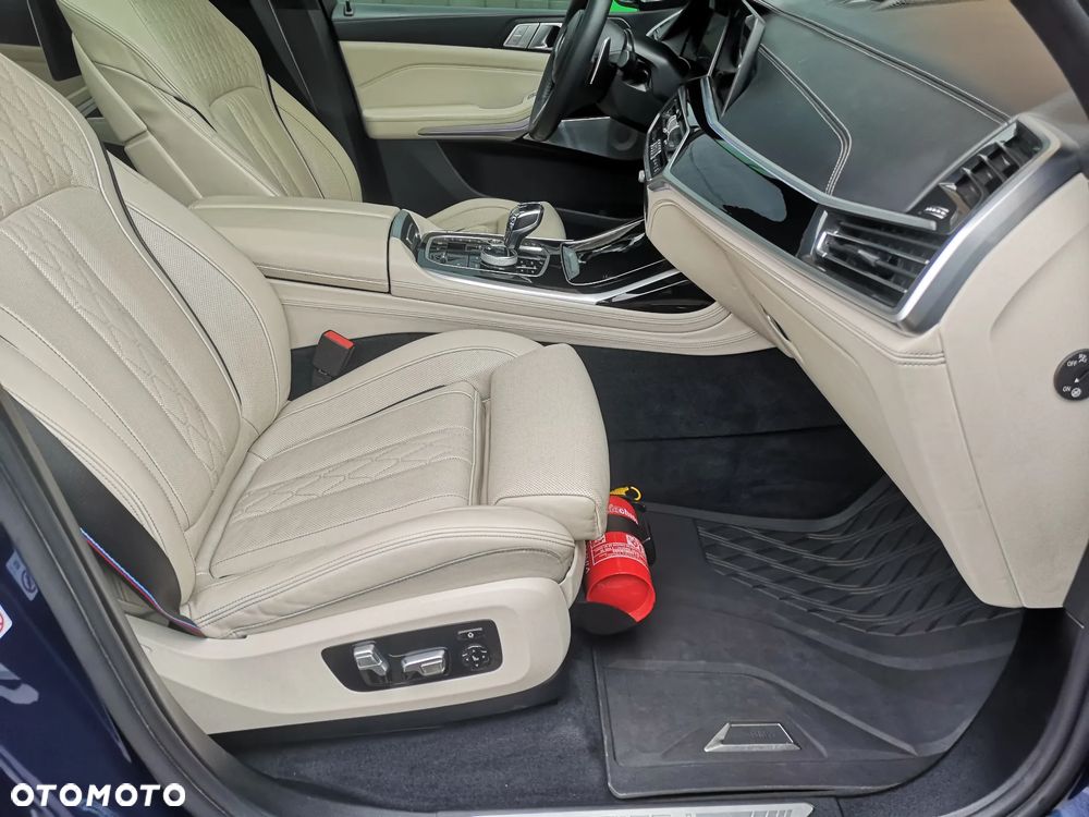 BMW X7 M50d sport - 30