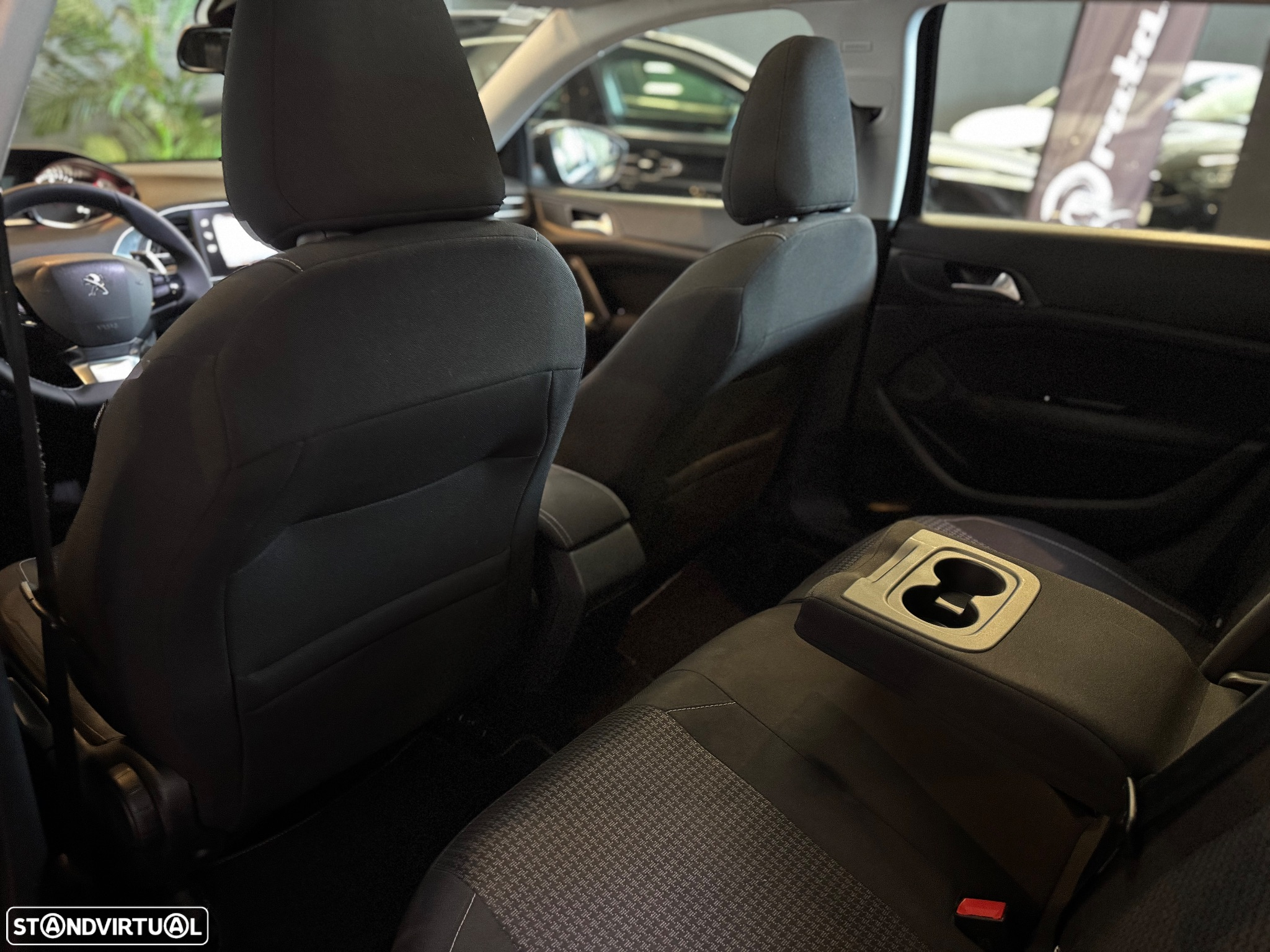 Peugeot 308 SW BlueHDi 130 EAT8 Style - 34