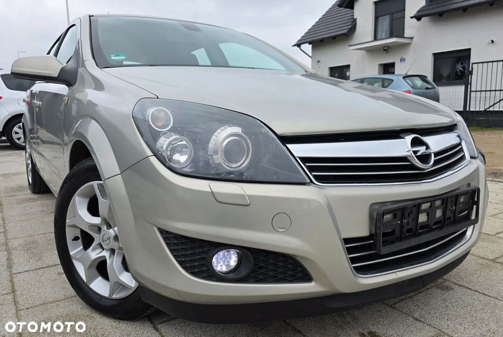 Opel Astra 1.7 CDTI DPF Sport - 1