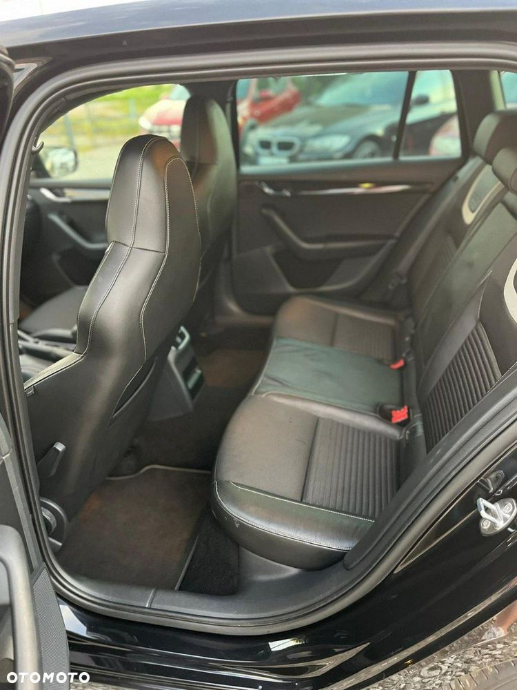Skoda Octavia Combi 2.0 TDI RS - 21