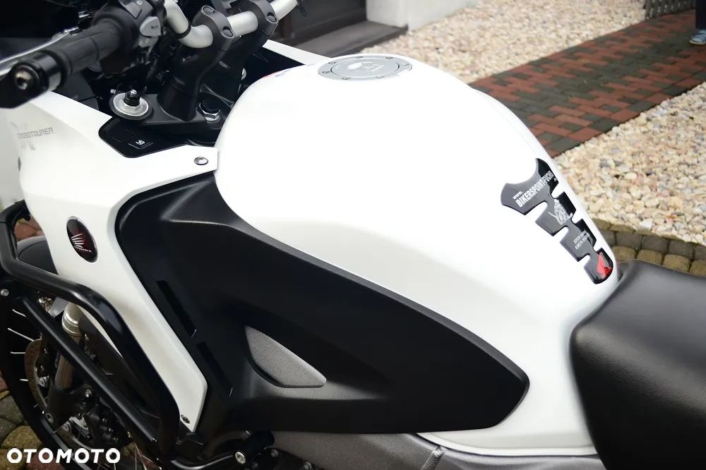 Honda VFR - 28