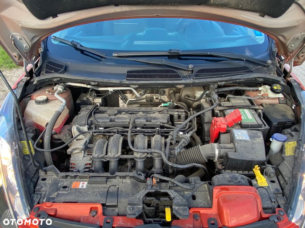 Ford Fiesta 1.25 Champions Edition - 33