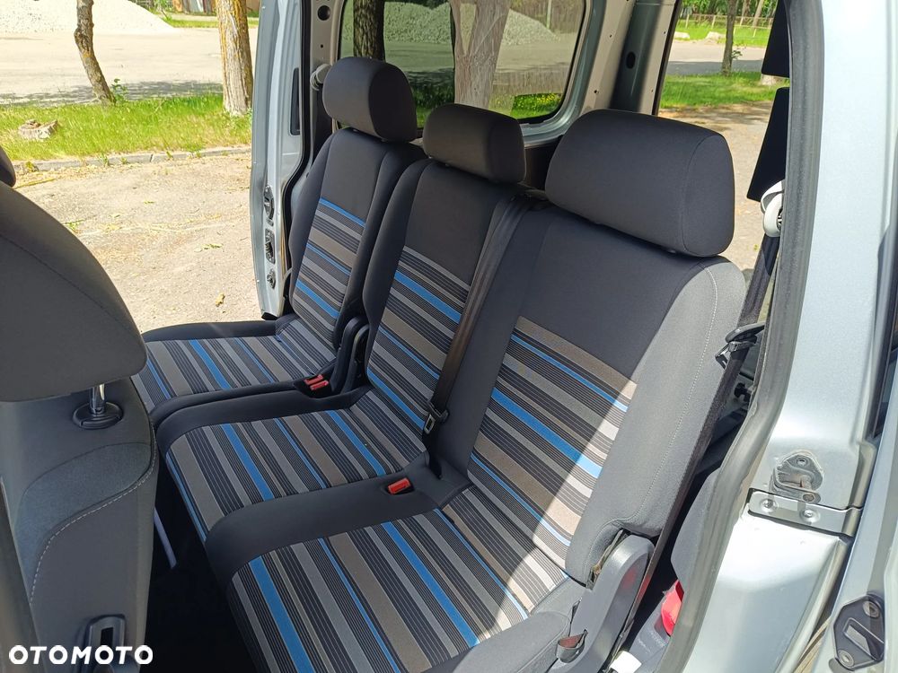 Volkswagen Caddy Maxi Trendline DSG - 23
