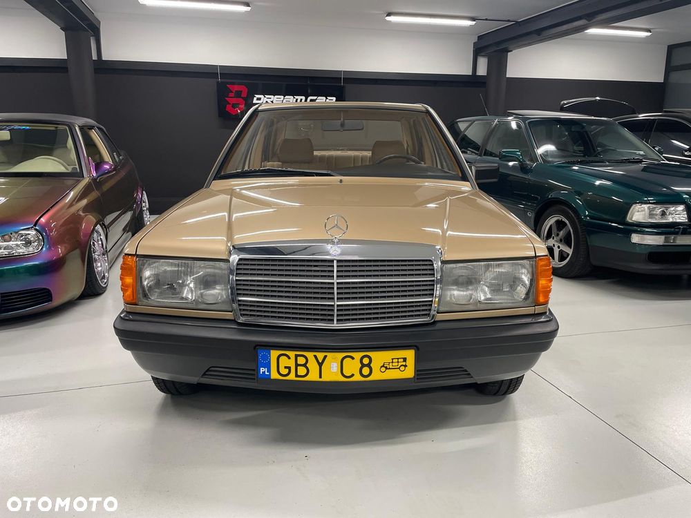 Mercedes-Benz W201 (190) - 6
