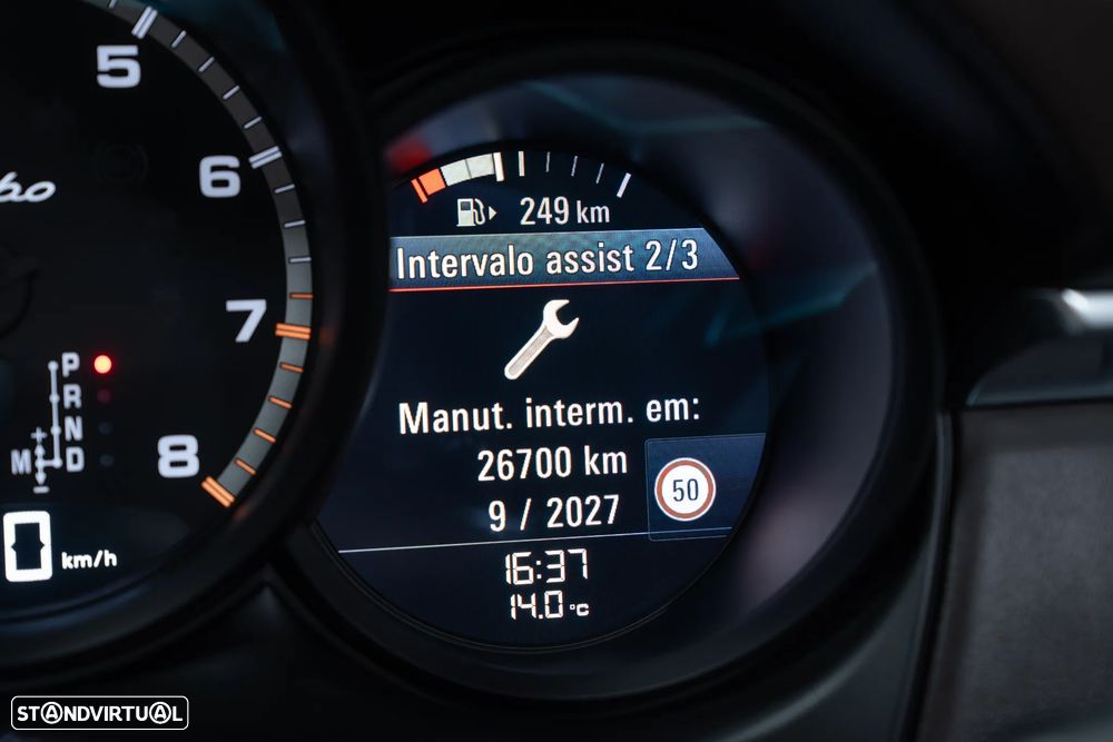 Porsche Macan Turbo PDK - 32