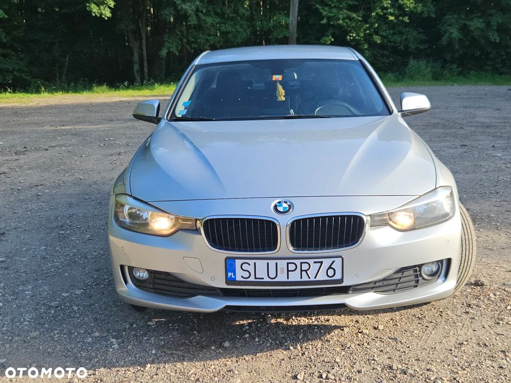 BMW Seria 3 318d EU6 - 3