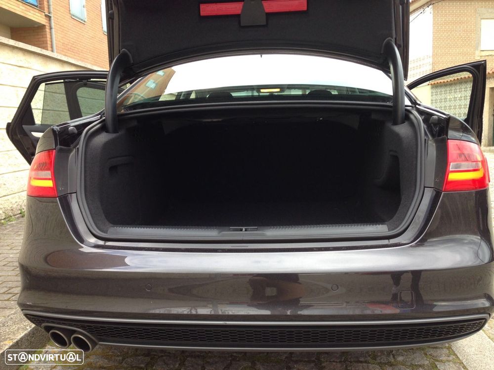 Audi A4 2.0 TDI Business Line S-line - 14