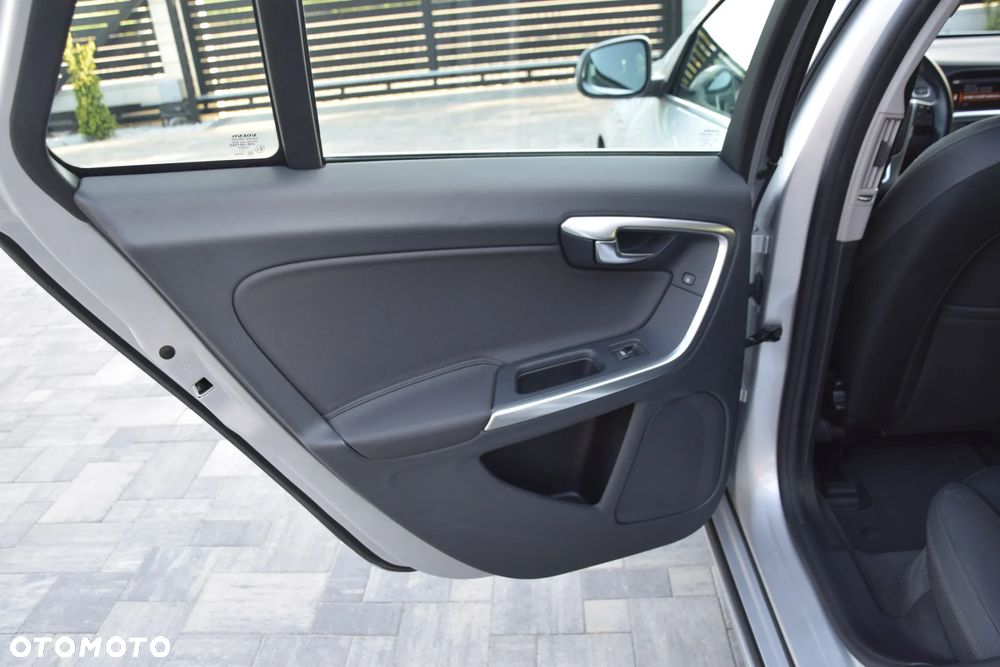 Volvo V60 D3 Momentum - 19